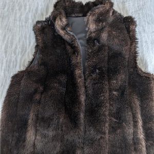 Faux fur sleeveless coat